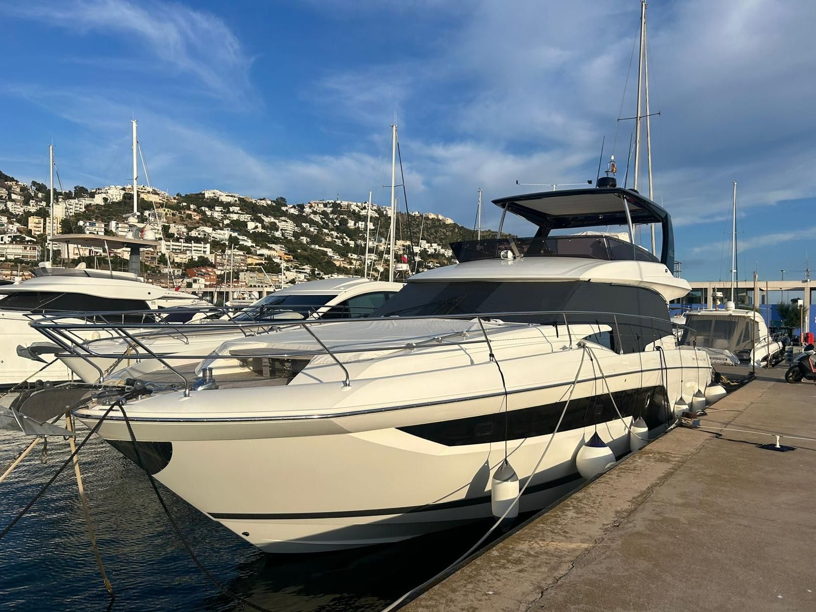 PRESTIGE 590 FLY