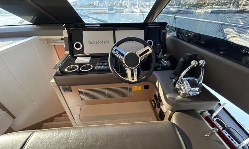 PRESTIGE 590 FLY