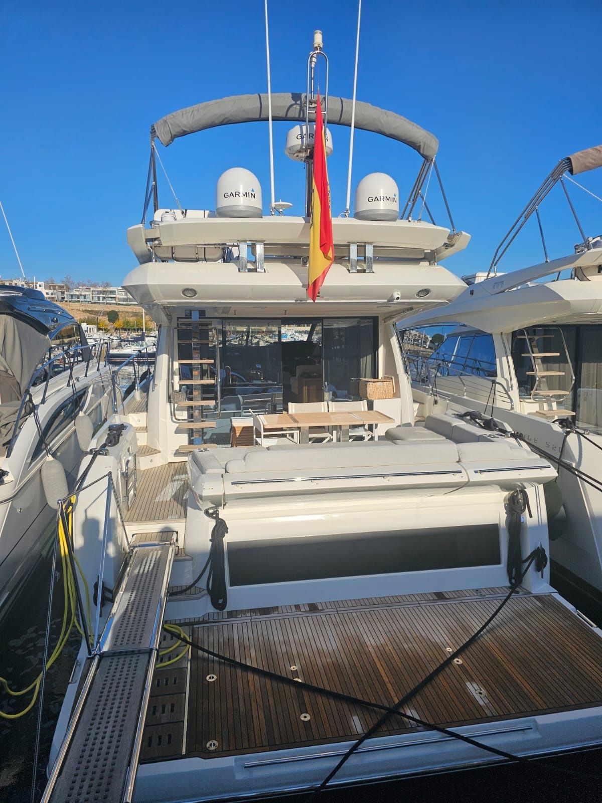 PRESTIGE 590 FLY