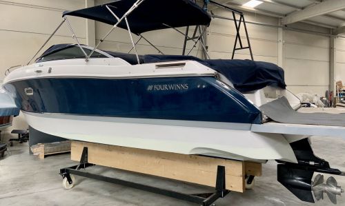 FOUR WINNS SUNDOWNER 265