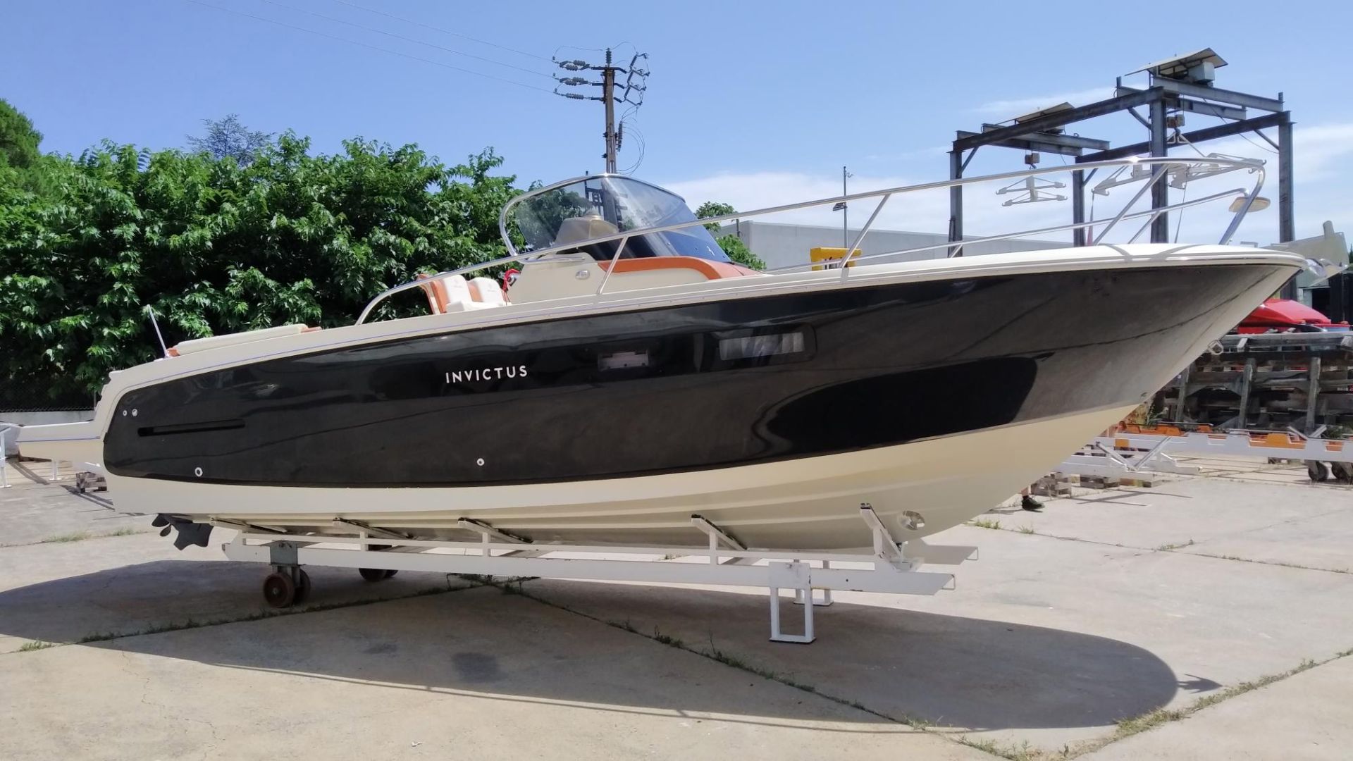 INVICTUS 280 CX
