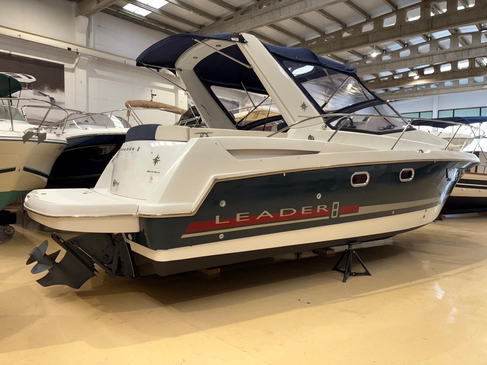 JEANNEAU LEADER 8