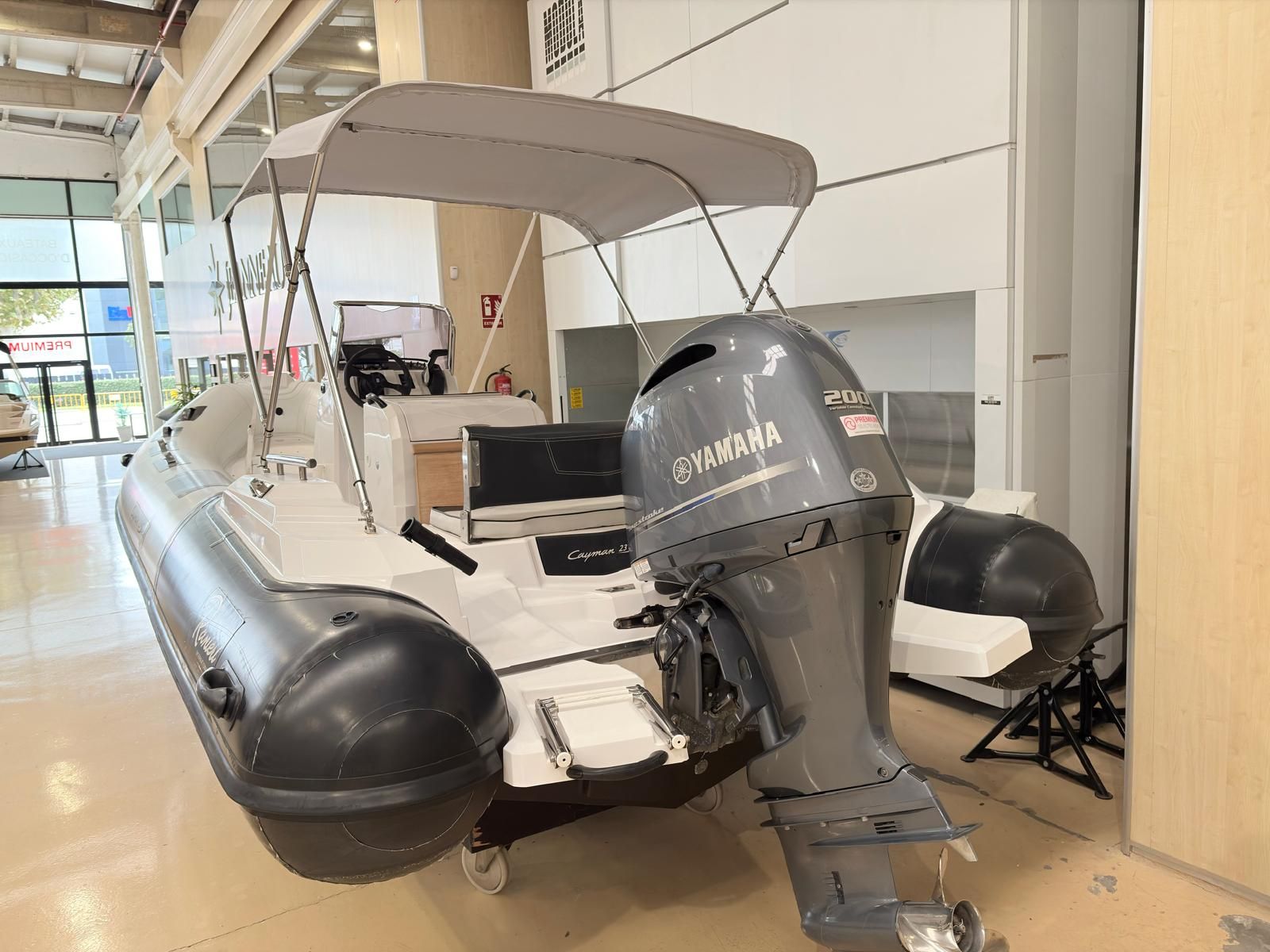 RANIERI CAYMAN 23 SPORT