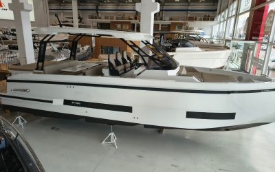 De Antonio Yachts D32 Open