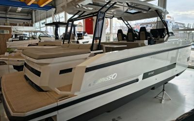 De Antonio Yachts D32 Open