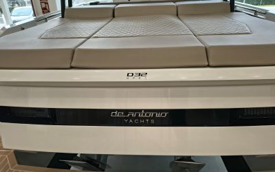 De Antonio Yachts D32 Open