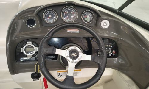 SEA RAY 240 SUN SPORT