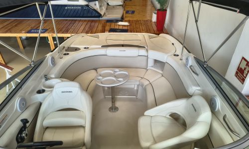 RINKER CAPTIVA 246