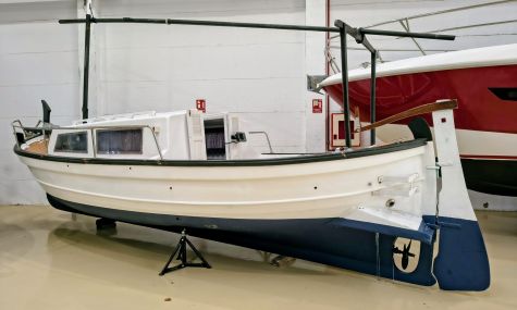 MENORQUIN 36 CABINADO