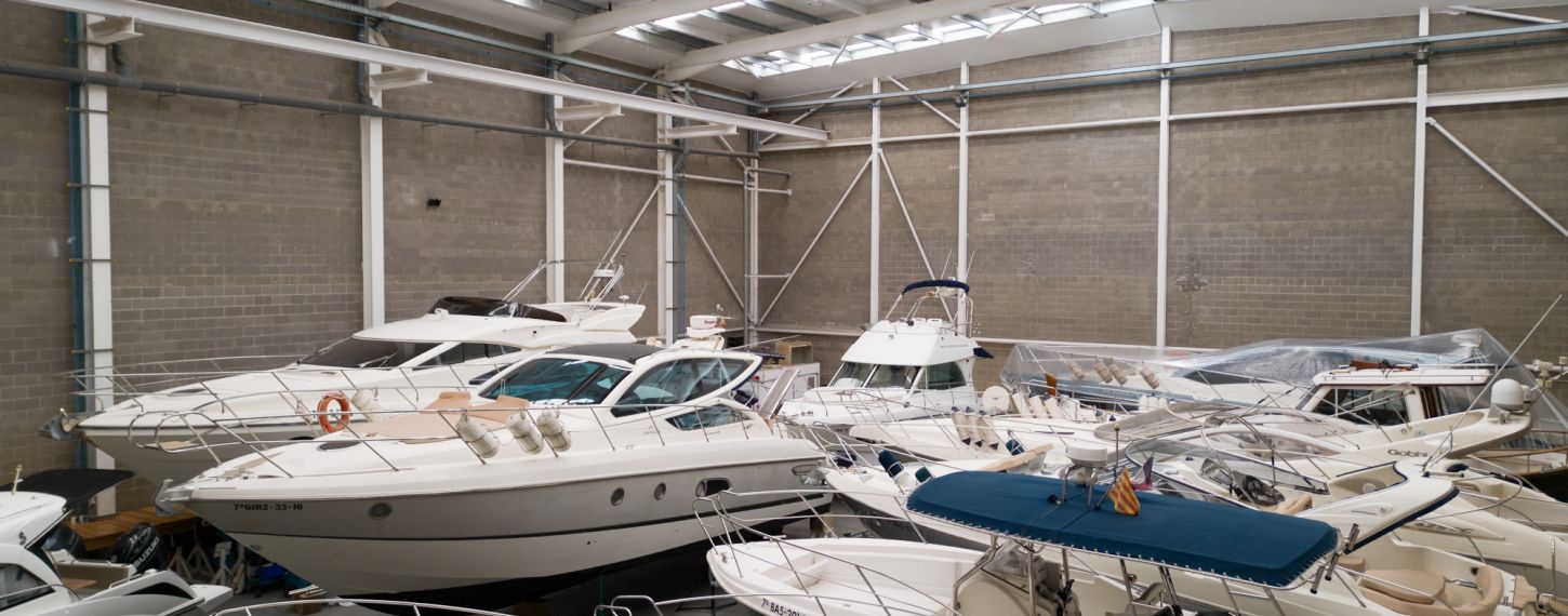 MORE THAN 60 BOATS IN OUR SHOWROOM